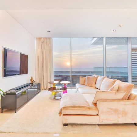 Posh 2 Bedroom Oceanfront Apt In The Heart Of Bluewaters Island Dubai Exteriör bild