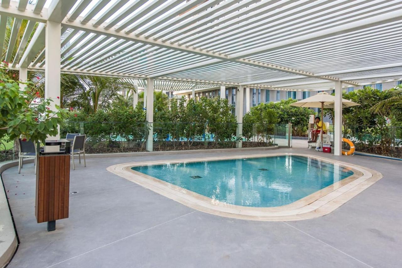 Posh 2 Bedroom Oceanfront Apt In The Heart Of Bluewaters Island Dubai Exteriör bild