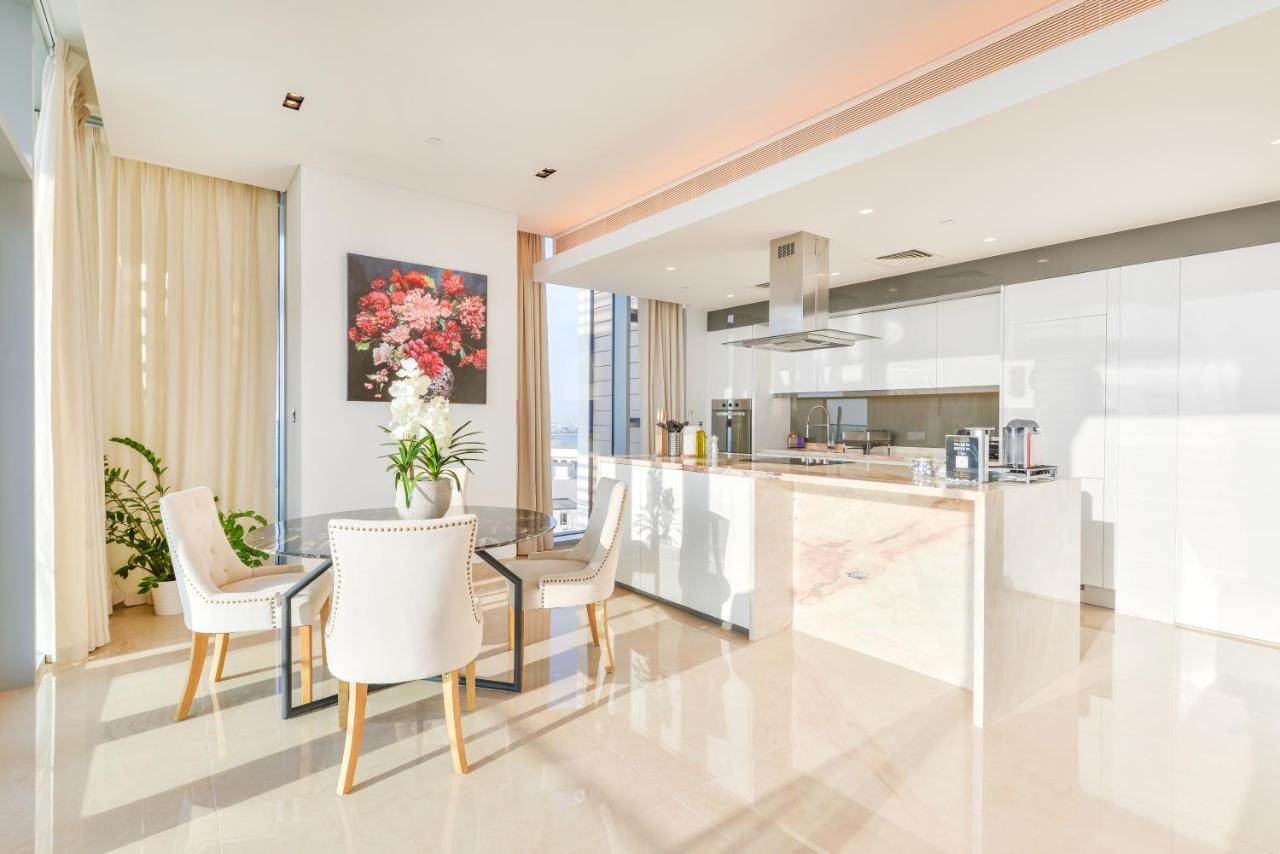 Posh 2 Bedroom Oceanfront Apt In The Heart Of Bluewaters Island Dubai Exteriör bild