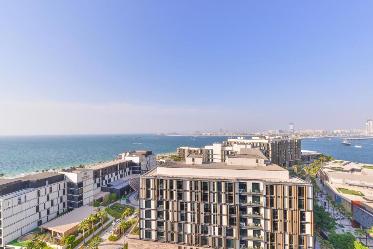 Posh 2 Bedroom Oceanfront Apt In The Heart Of Bluewaters Island Dubai Exteriör bild