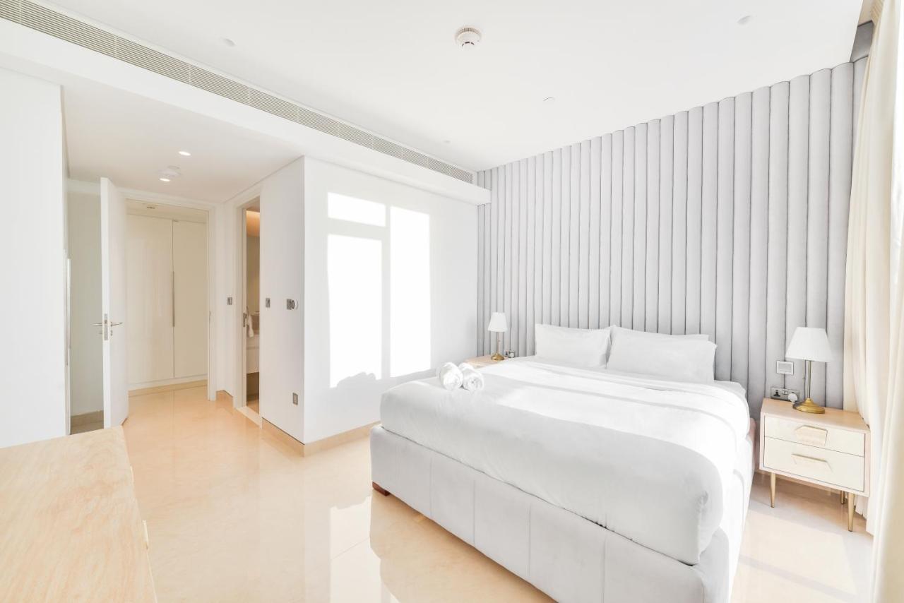 Posh 2 Bedroom Oceanfront Apt In The Heart Of Bluewaters Island Dubai Exteriör bild