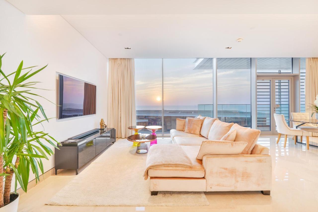 Posh 2 Bedroom Oceanfront Apt In The Heart Of Bluewaters Island Dubai Exteriör bild