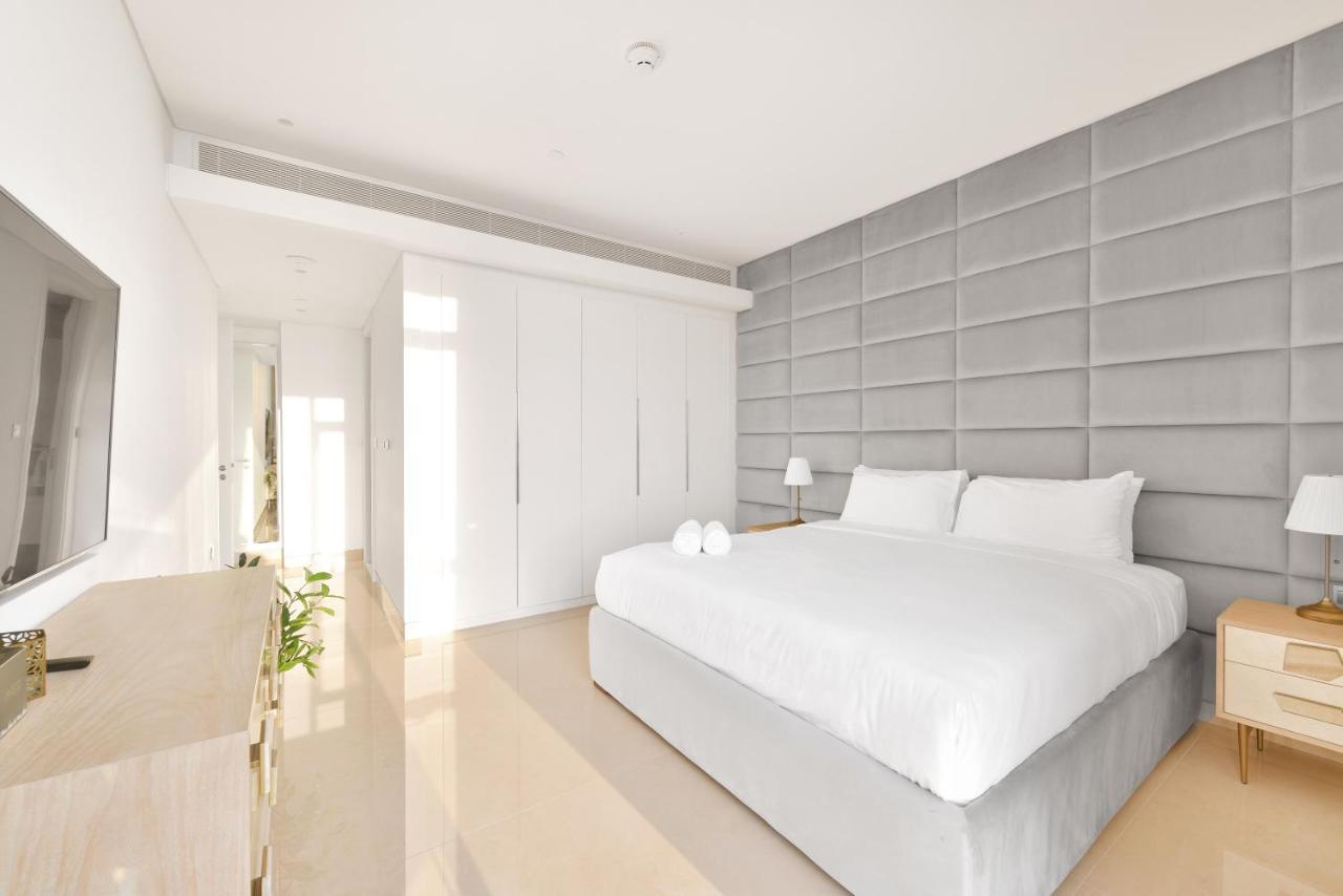 Posh 2 Bedroom Oceanfront Apt In The Heart Of Bluewaters Island Dubai Exteriör bild