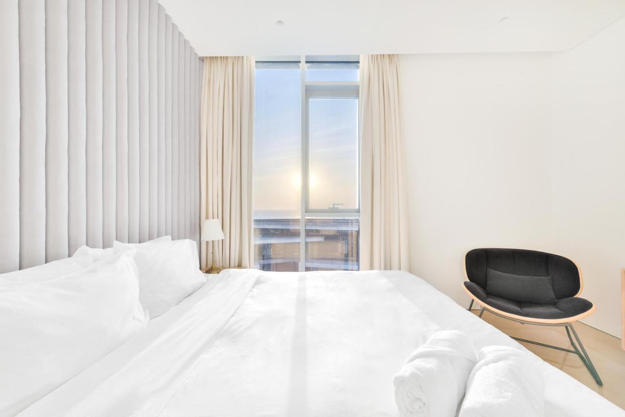 Posh 2 Bedroom Oceanfront Apt In The Heart Of Bluewaters Island Dubai Exteriör bild