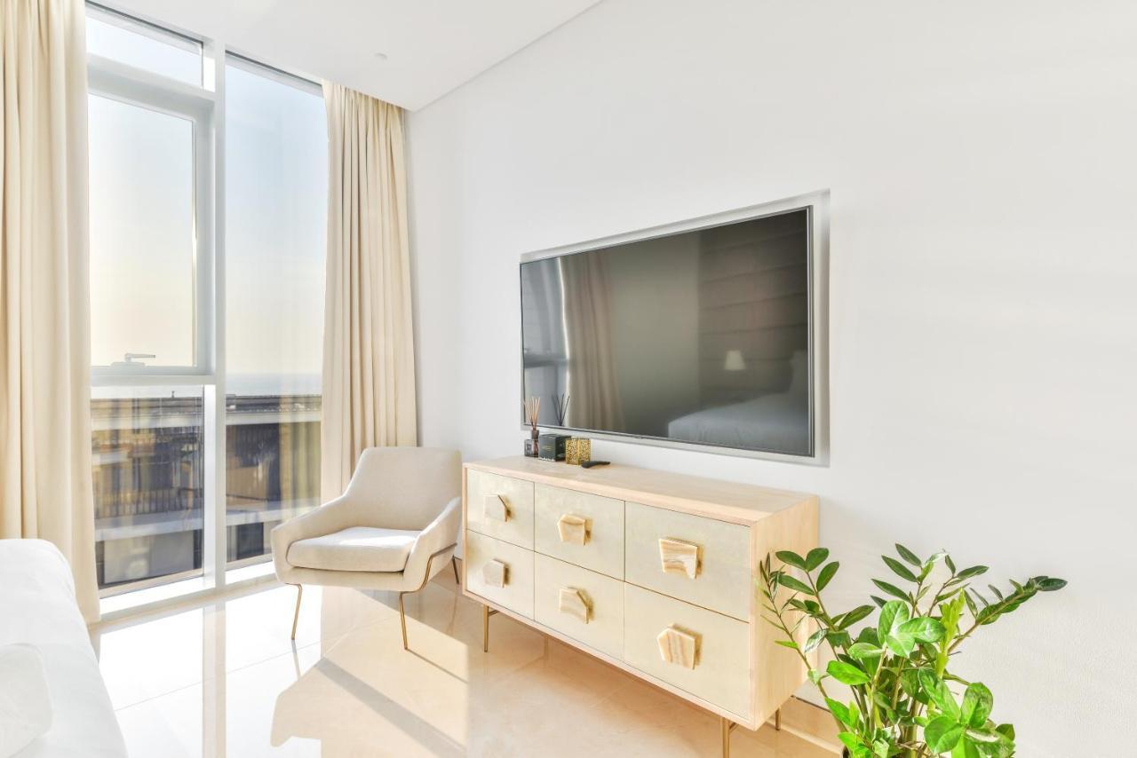 Posh 2 Bedroom Oceanfront Apt In The Heart Of Bluewaters Island Dubai Exteriör bild