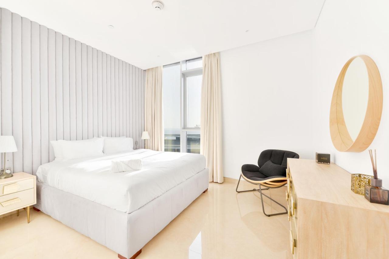 Posh 2 Bedroom Oceanfront Apt In The Heart Of Bluewaters Island Dubai Exteriör bild