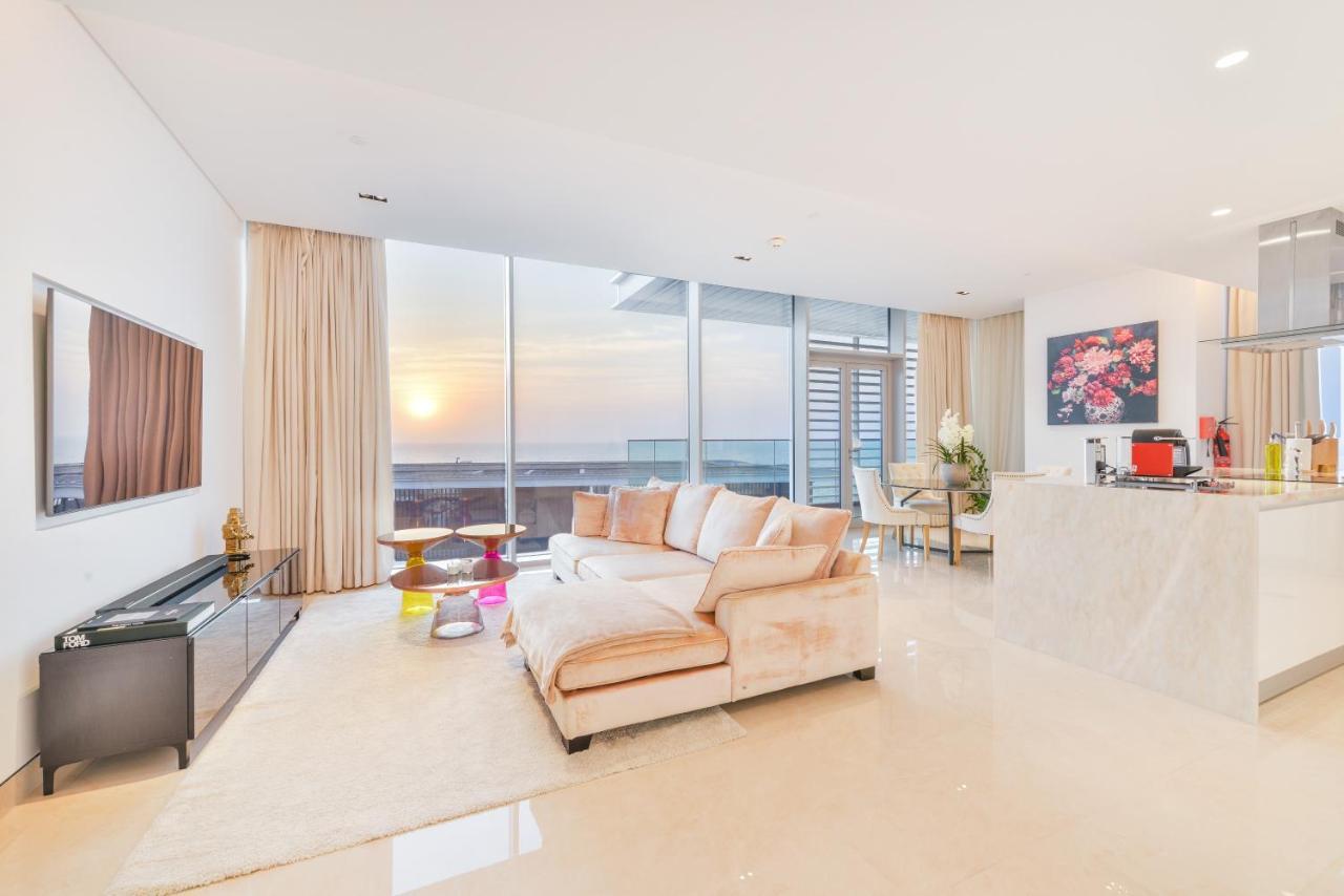 Posh 2 Bedroom Oceanfront Apt In The Heart Of Bluewaters Island Dubai Exteriör bild