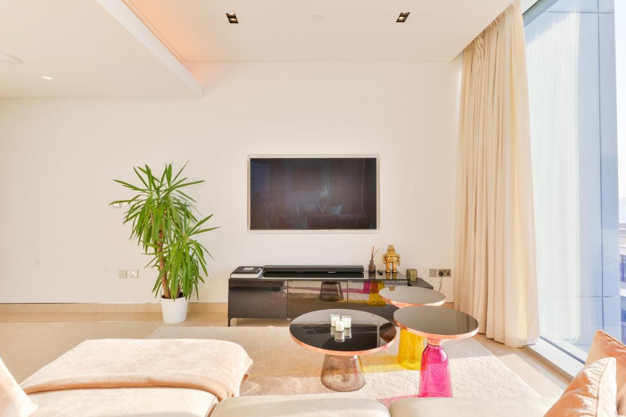 Posh 2 Bedroom Oceanfront Apt In The Heart Of Bluewaters Island Dubai Exteriör bild