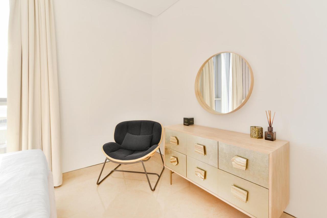 Posh 2 Bedroom Oceanfront Apt In The Heart Of Bluewaters Island Dubai Exteriör bild